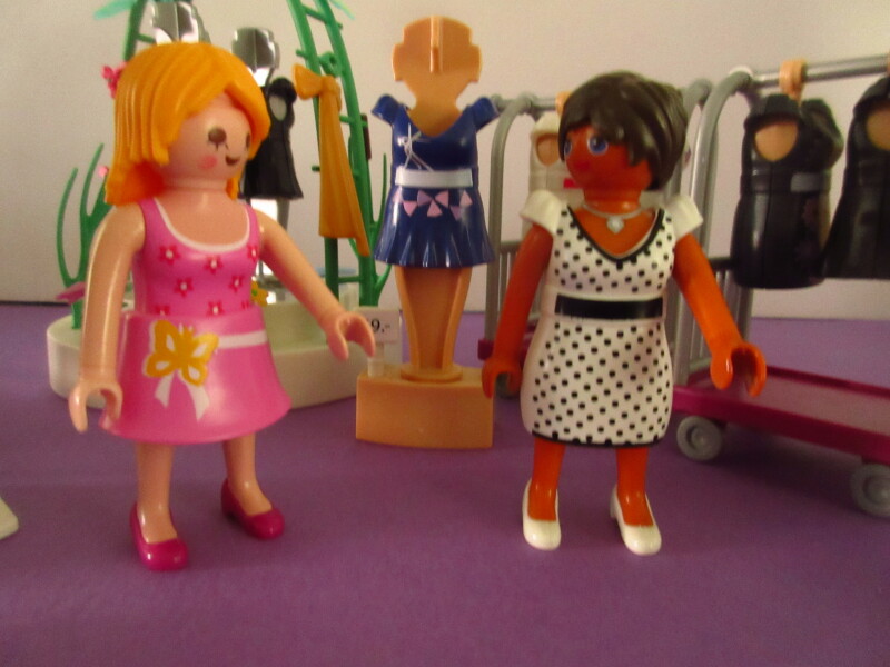 It's spring time for the Playmobil people in our house...