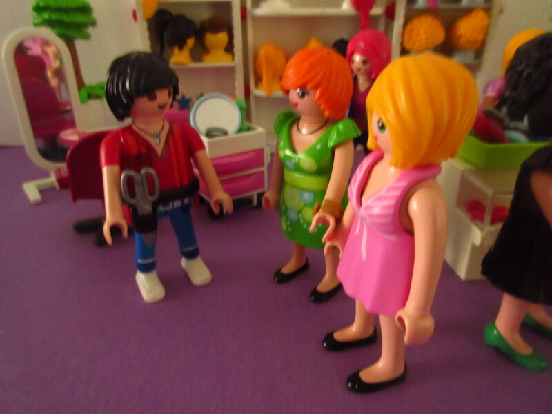 It's spring time for the Playmobil people in our house...