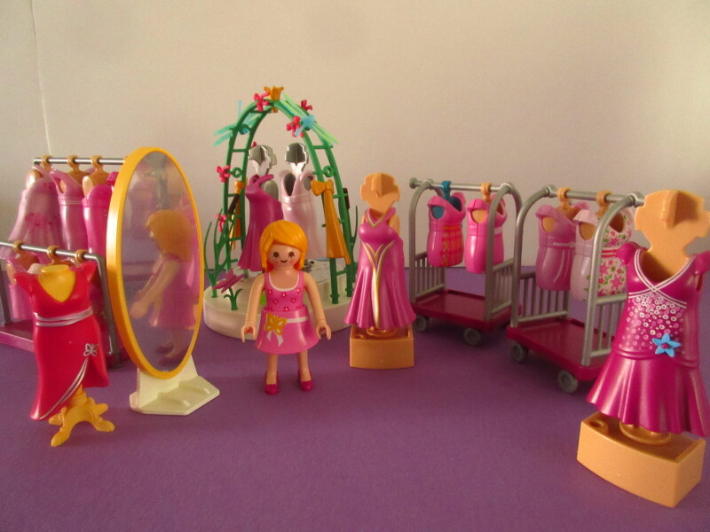 It's spring time for the Playmobil people in our house...