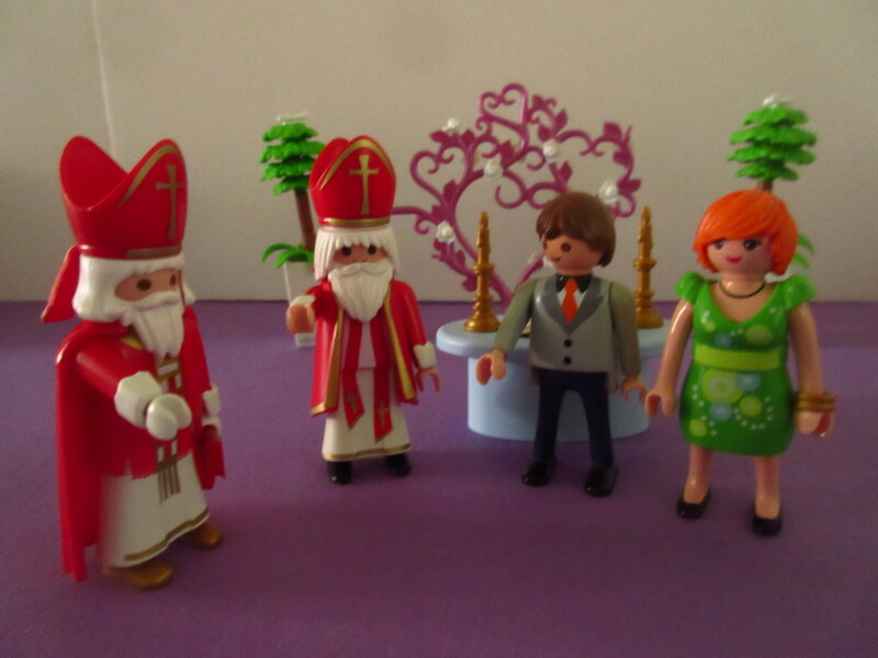 It's spring time for the Playmobil people in our house...