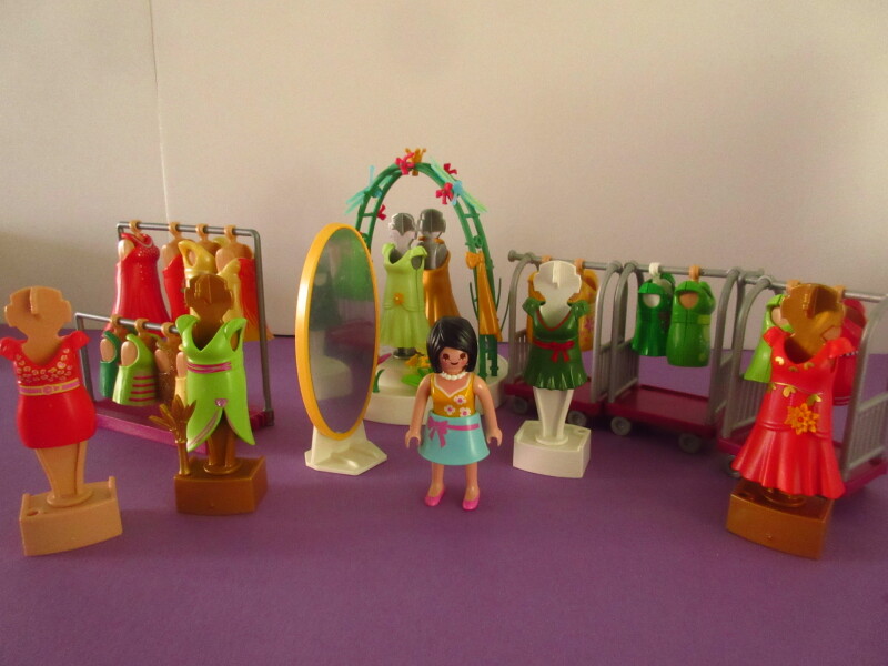 It's spring time for the Playmobil people in our house...