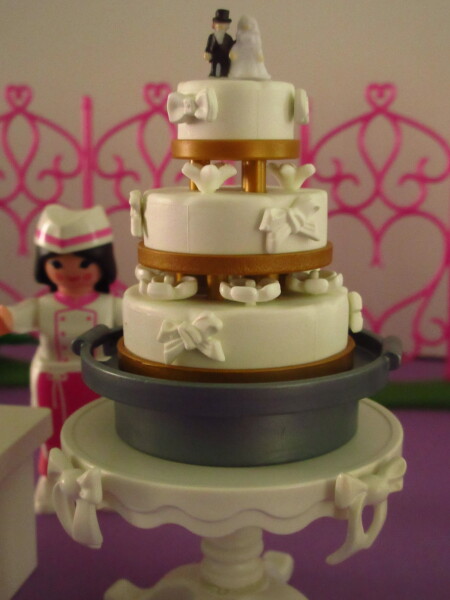 It's spring time for the Playmobil people in our house...