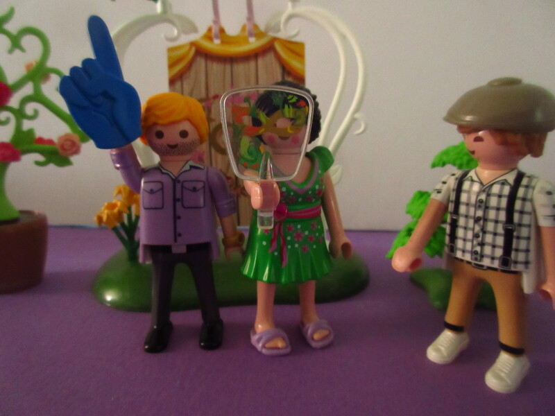 It's spring time for the Playmobil people in our house...
