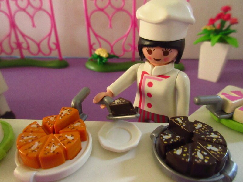 It's spring time for the Playmobil people in our house...