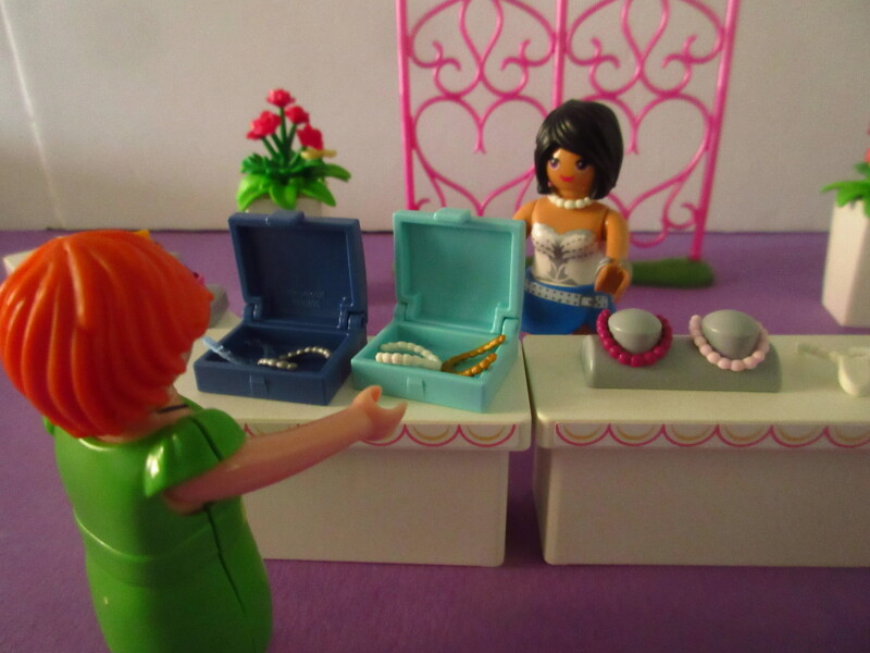 It's spring time for the Playmobil people in our house...
