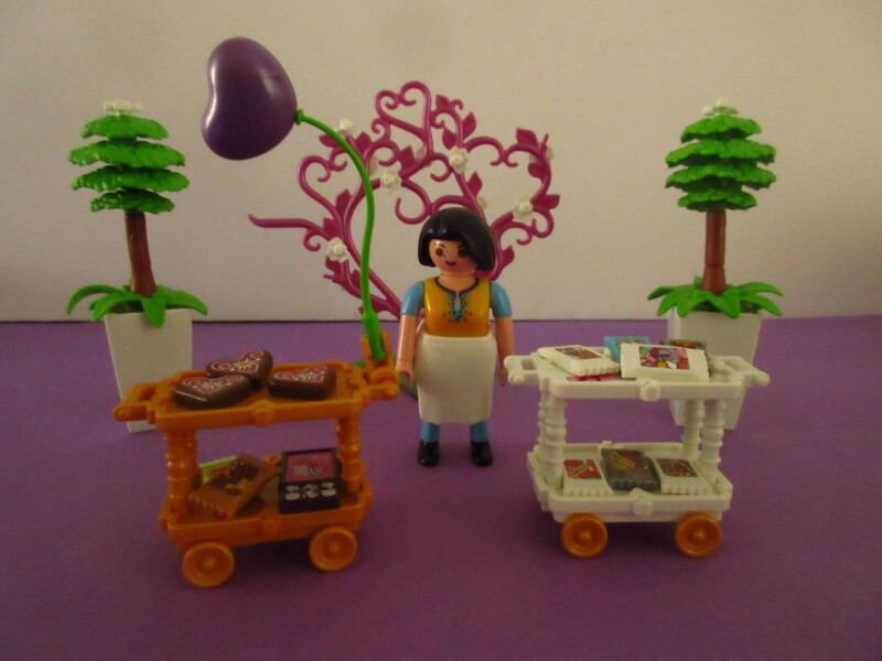 It's spring time for the Playmobil people in our house...