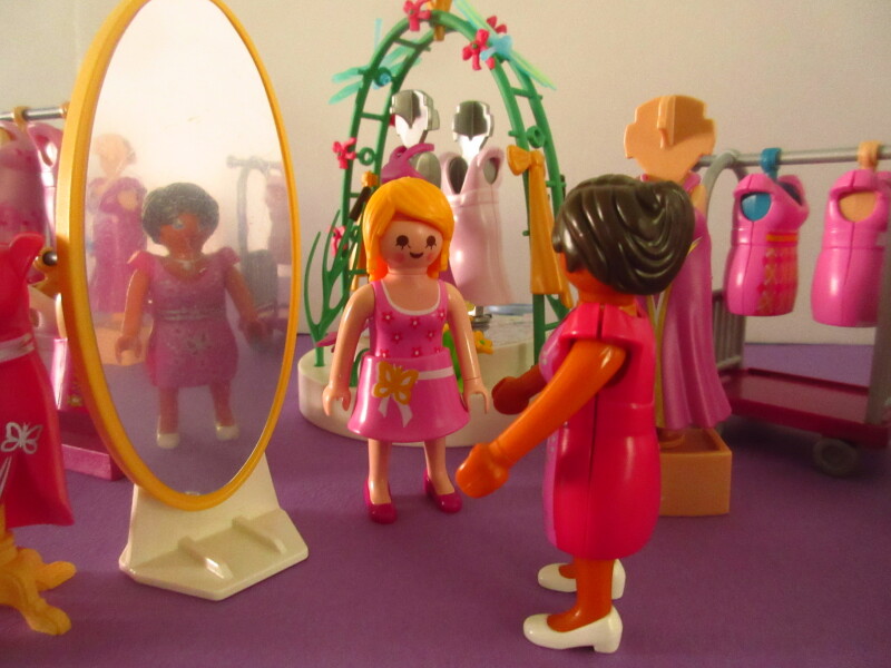 It's spring time for the Playmobil people in our house...