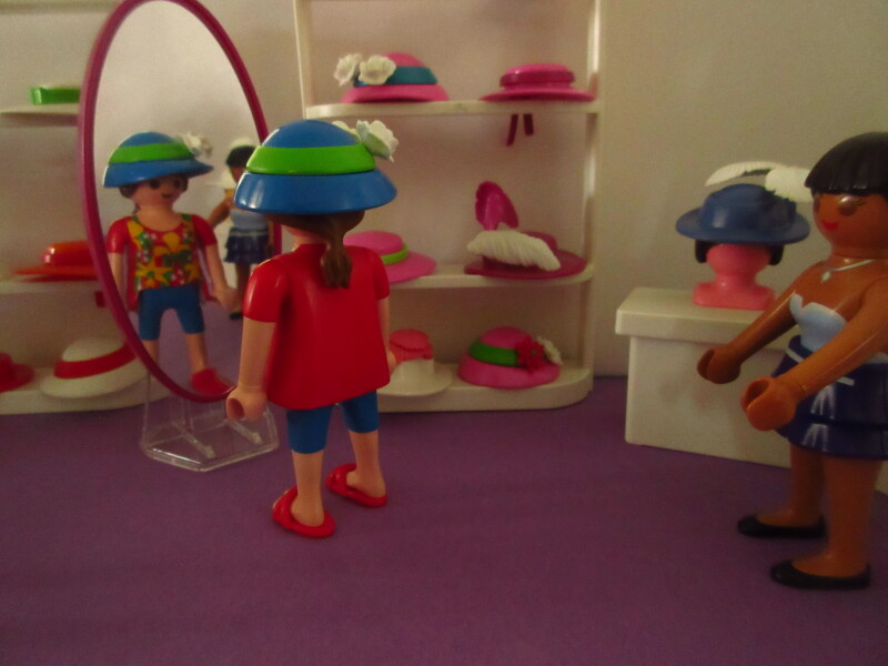 It's spring time for the Playmobil people in our house...