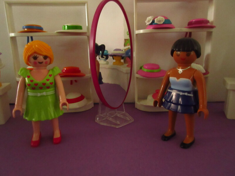 It's spring time for the Playmobil people in our house...