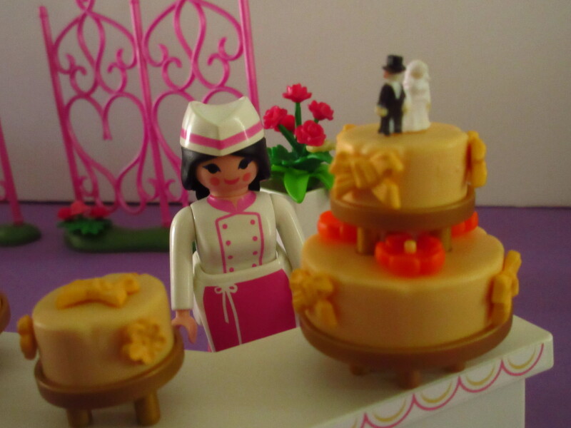 It's spring time for the Playmobil people in our house...