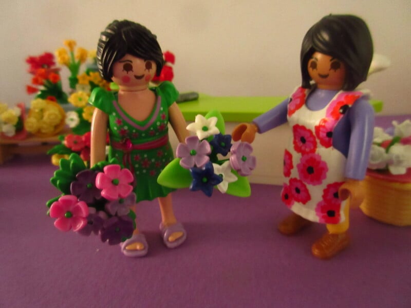 It's spring time for the Playmobil people in our house...