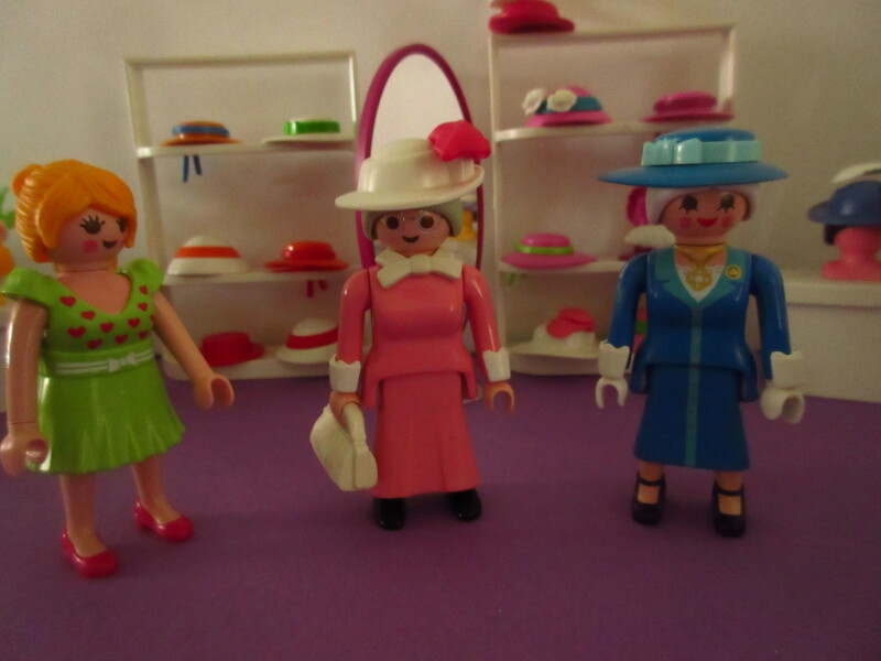 It's spring time for the Playmobil people in our house...