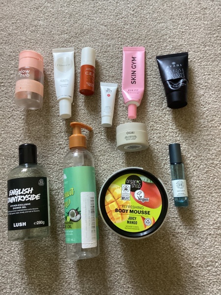 Tempted by beauty treats? Addicted to buying beauty products? Is your collection bursting with favourites? Join fellow beauty lovers in this supportive group!