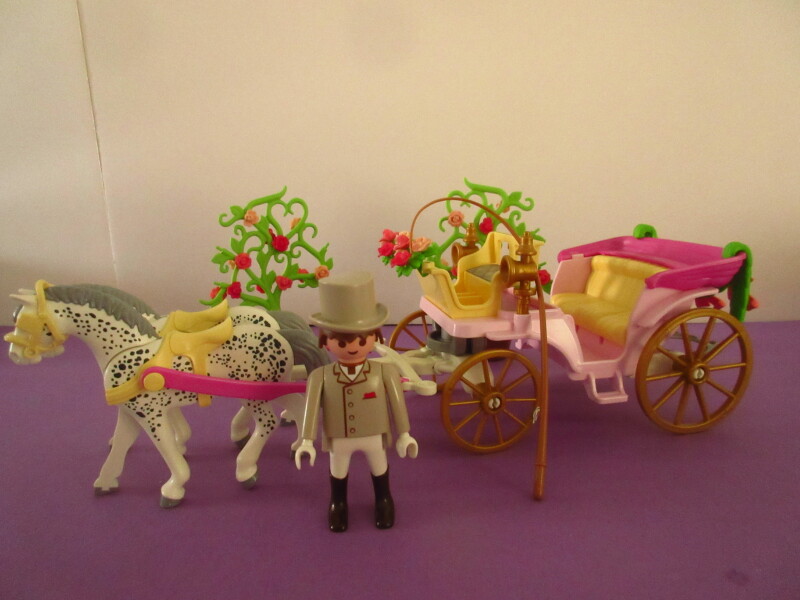It's spring time for the Playmobil people in our house...