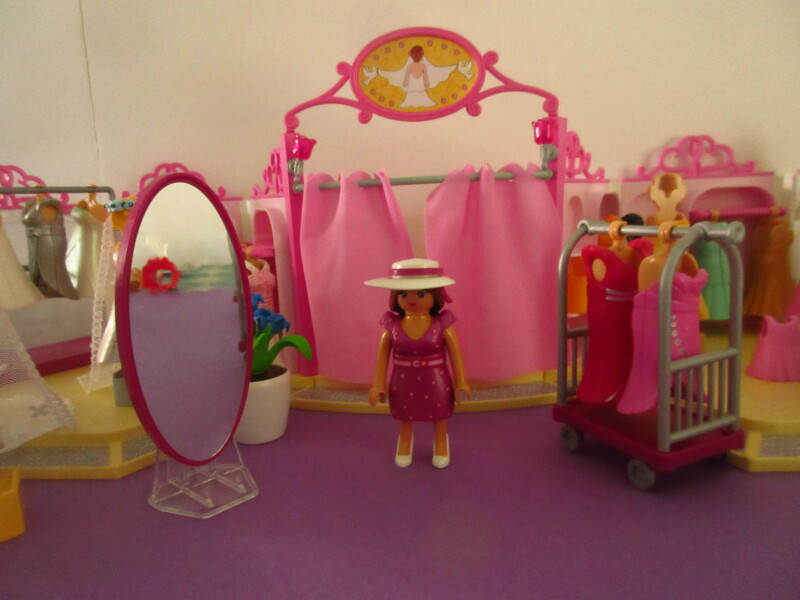 It's spring time for the Playmobil people in our house...