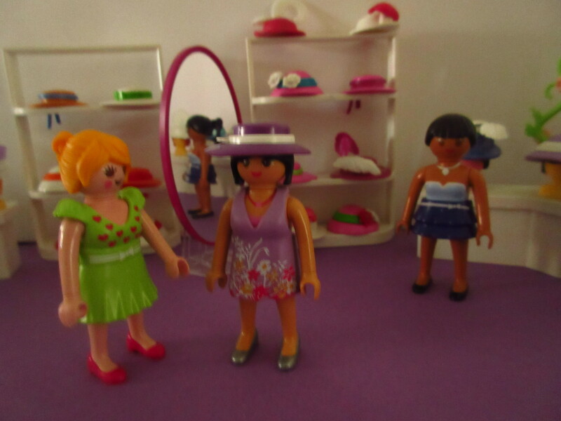 It's spring time for the Playmobil people in our house...
