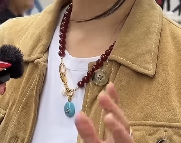 Does anyone know where to buy this necklace?