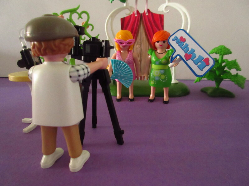 It's spring time for the Playmobil people in our house...
