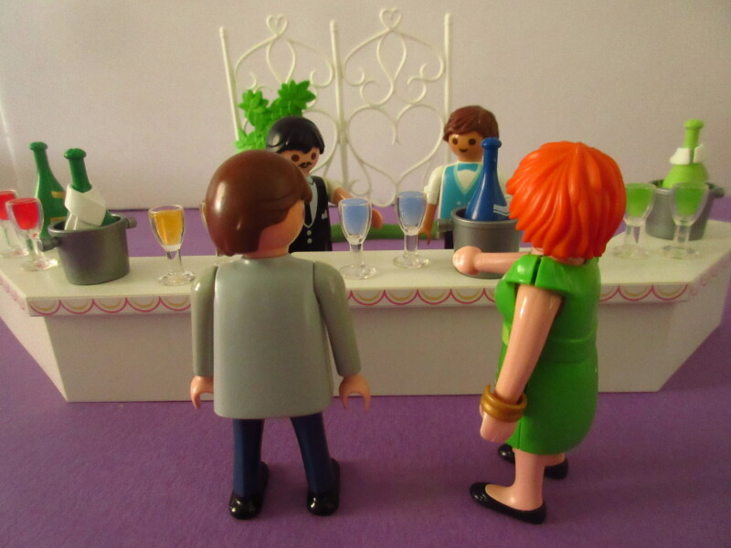 It's spring time for the Playmobil people in our house...