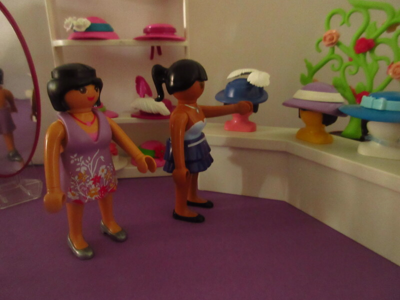 It's spring time for the Playmobil people in our house...