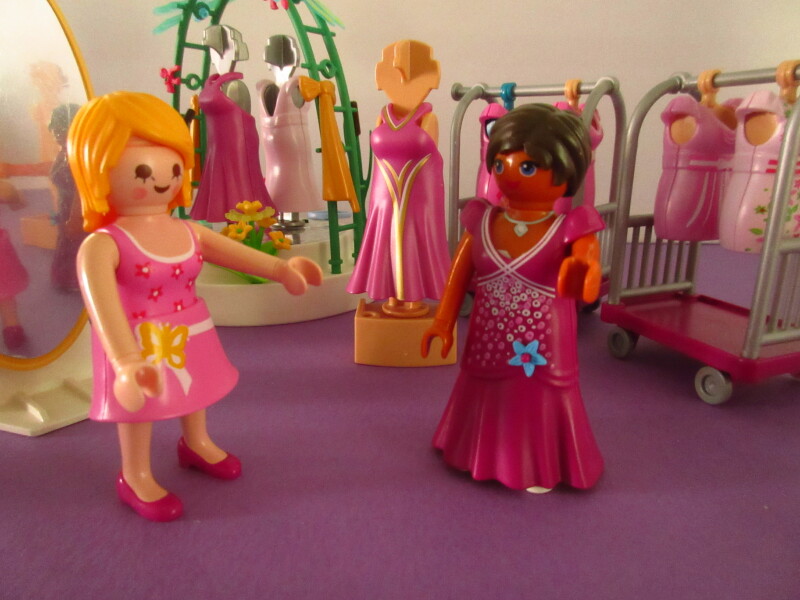 It's spring time for the Playmobil people in our house...