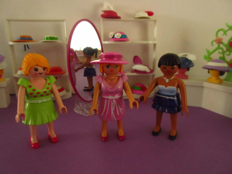 It's spring time for the Playmobil people in our house...