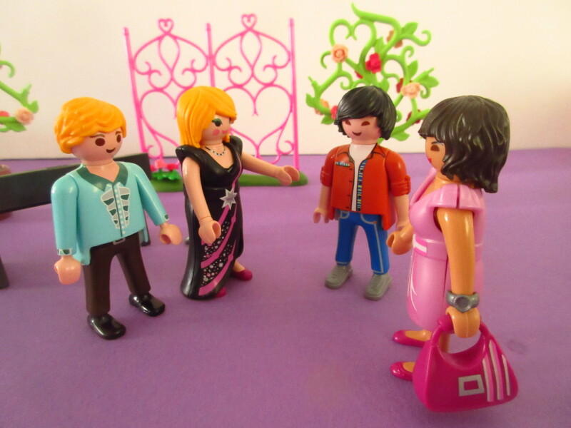 It's spring time for the Playmobil people in our house...