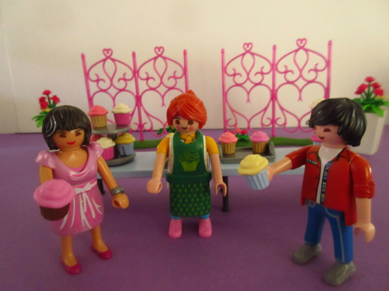 It's spring time for the Playmobil people in our house...