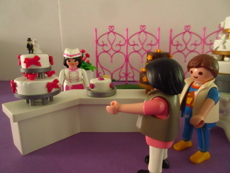 It's spring time for the Playmobil people in our house...