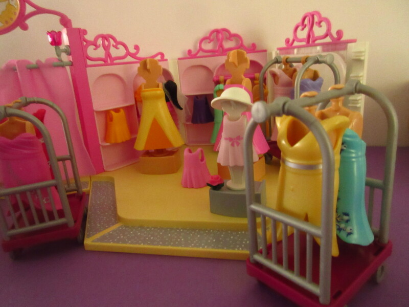 It's spring time for the Playmobil people in our house...