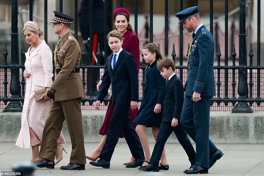 VE Day Parade & Flypast