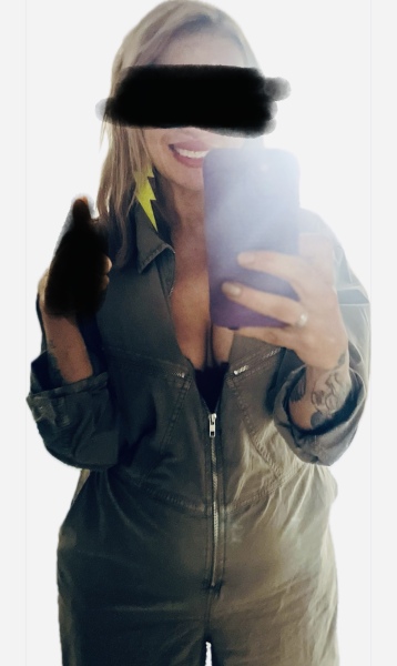 My clothes are aging me - please help?