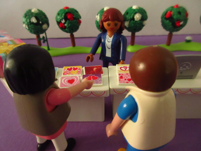 It's spring time for the Playmobil people in our house...