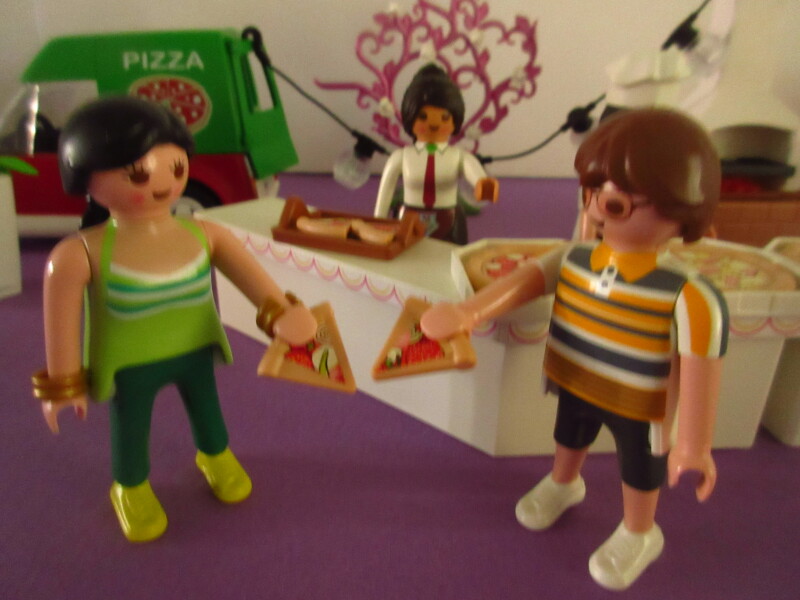 It's spring time for the Playmobil people in our house...