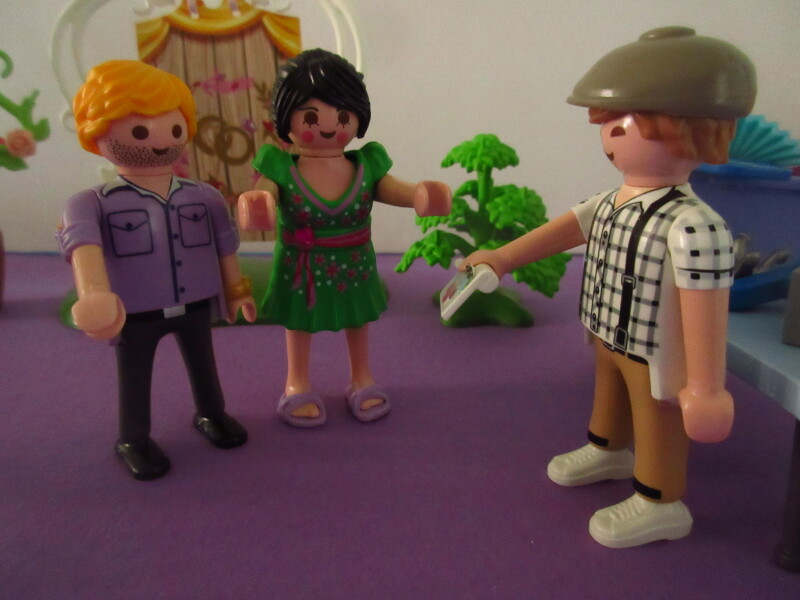 It's spring time for the Playmobil people in our house...