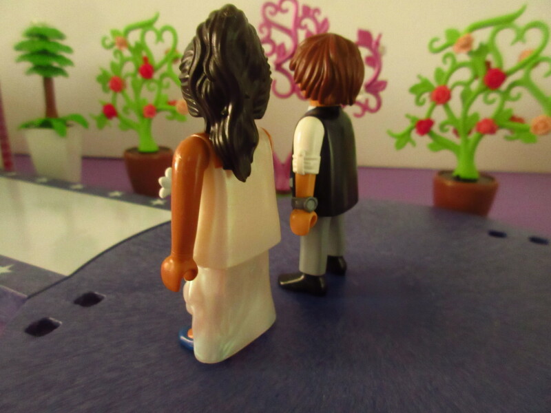 It's spring time for the Playmobil people in our house...