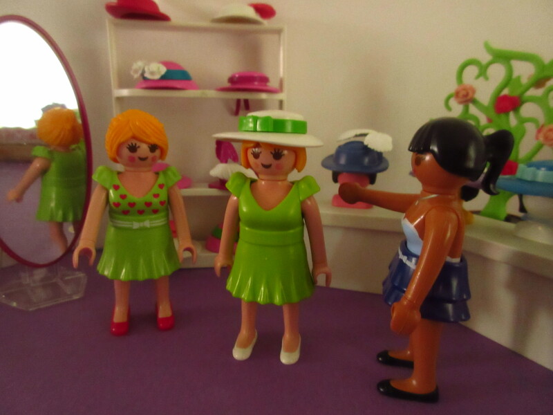 It's spring time for the Playmobil people in our house...