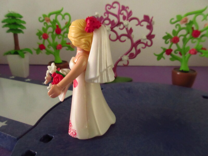 It's spring time for the Playmobil people in our house...