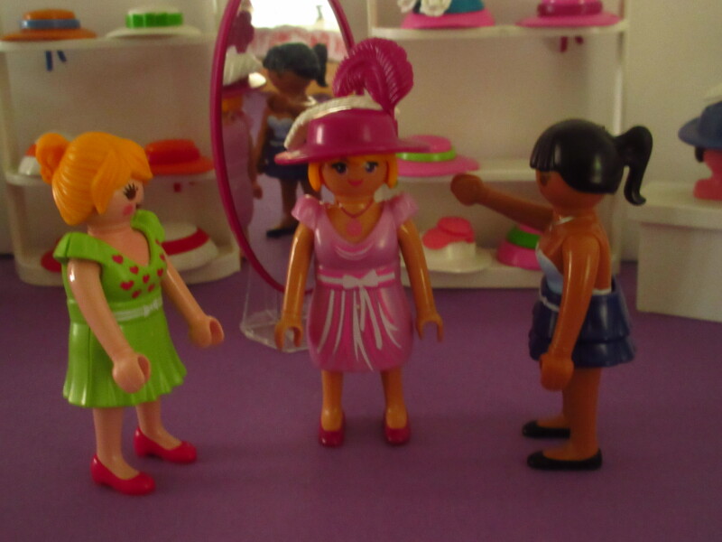 It's spring time for the Playmobil people in our house...