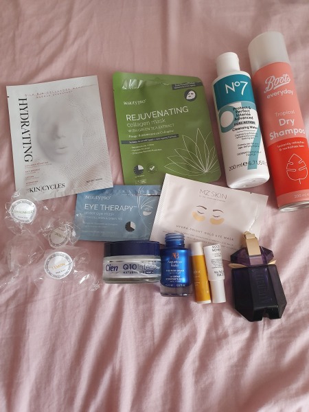 Tempted by beauty treats? Addicted to buying beauty products? Is your collection bursting with favourites? Join fellow beauty lovers in this supportive group!