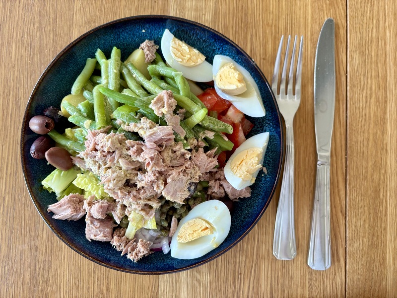 What we ate today in a calorie deficit - whole food  edition (and how do we feel?)