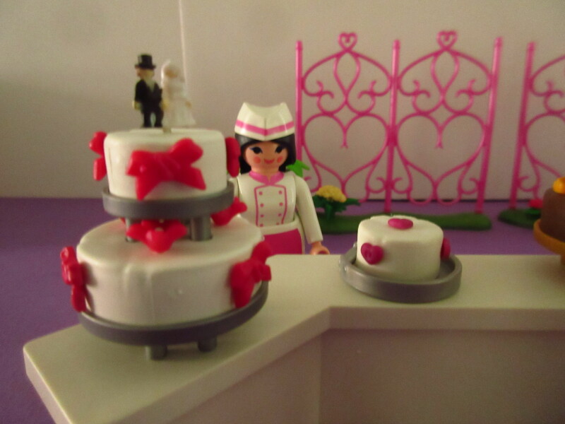 It's spring time for the Playmobil people in our house...