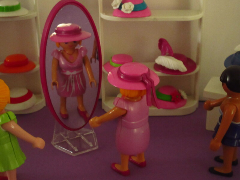 It's spring time for the Playmobil people in our house...