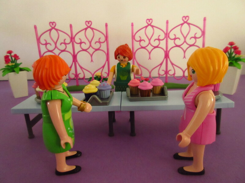 It's spring time for the Playmobil people in our house...