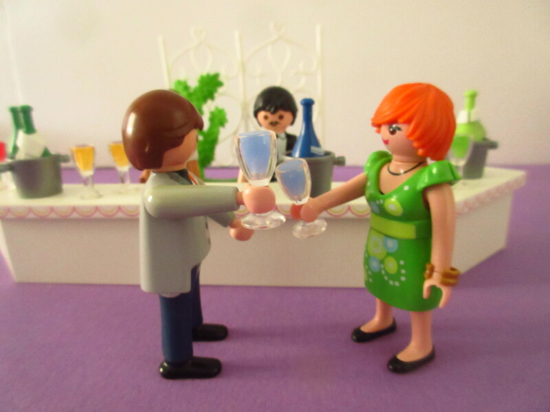 It's spring time for the Playmobil people in our house...