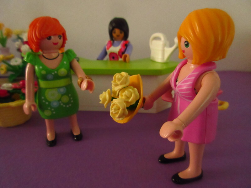 It's spring time for the Playmobil people in our house...