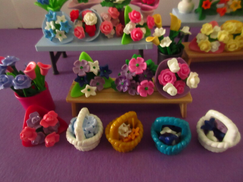 It's spring time for the Playmobil people in our house...