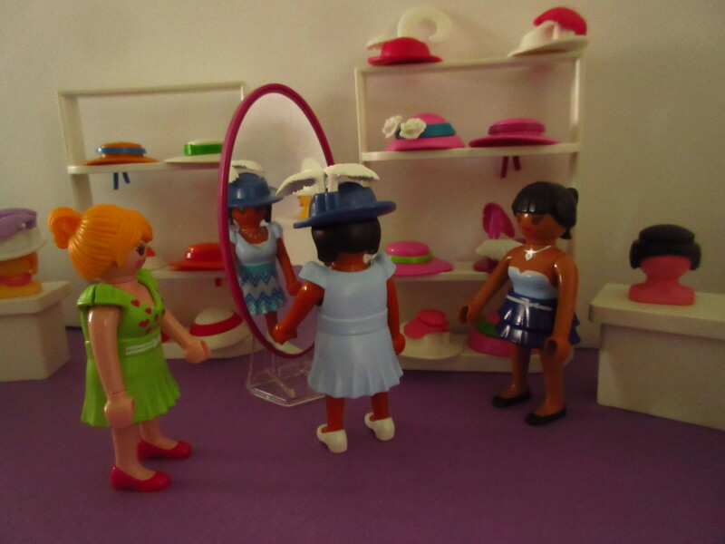 It's spring time for the Playmobil people in our house...