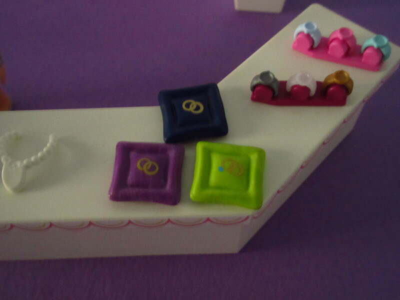 It's spring time for the Playmobil people in our house...