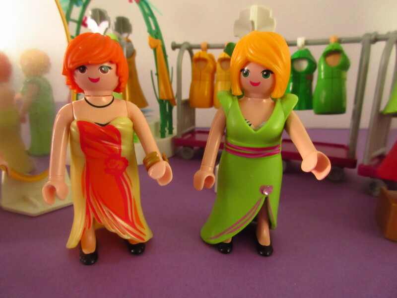 It's spring time for the Playmobil people in our house...